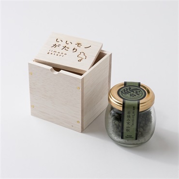 [有機山椒「ぴりはりま」若摘み実山椒] 収穫は１年に３日のみ　柑橘系の香りと若実の柔らかさ　有機栽培　木箱入りギフト