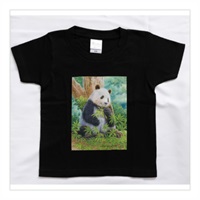 ■ポストカード付　【100サイズ】「山本二三氏×TANTAN 26th anniversaryコラボ 商品『 肖像画デザインTシャツ（黒/こどもサイズ）』」