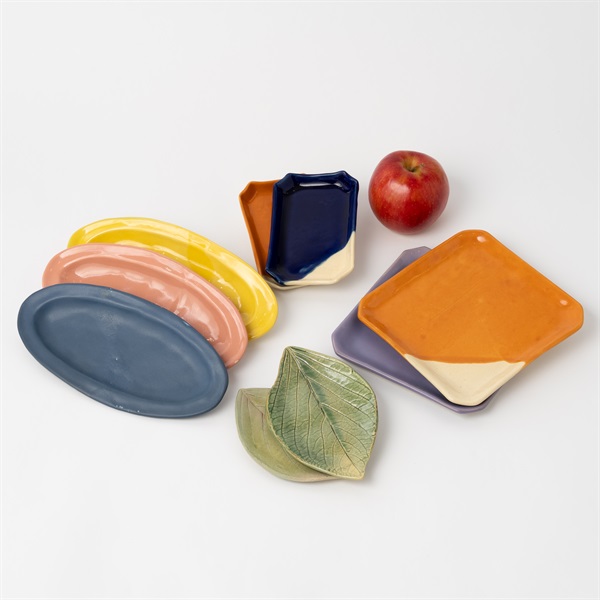 世界に一つだけ　「たたら技法」で作った手作り陶器セット（シチュエーションに合わせ５セット）(Ｃセット【きちんと感】楕円ふち皿＆多角形の小粋セット)